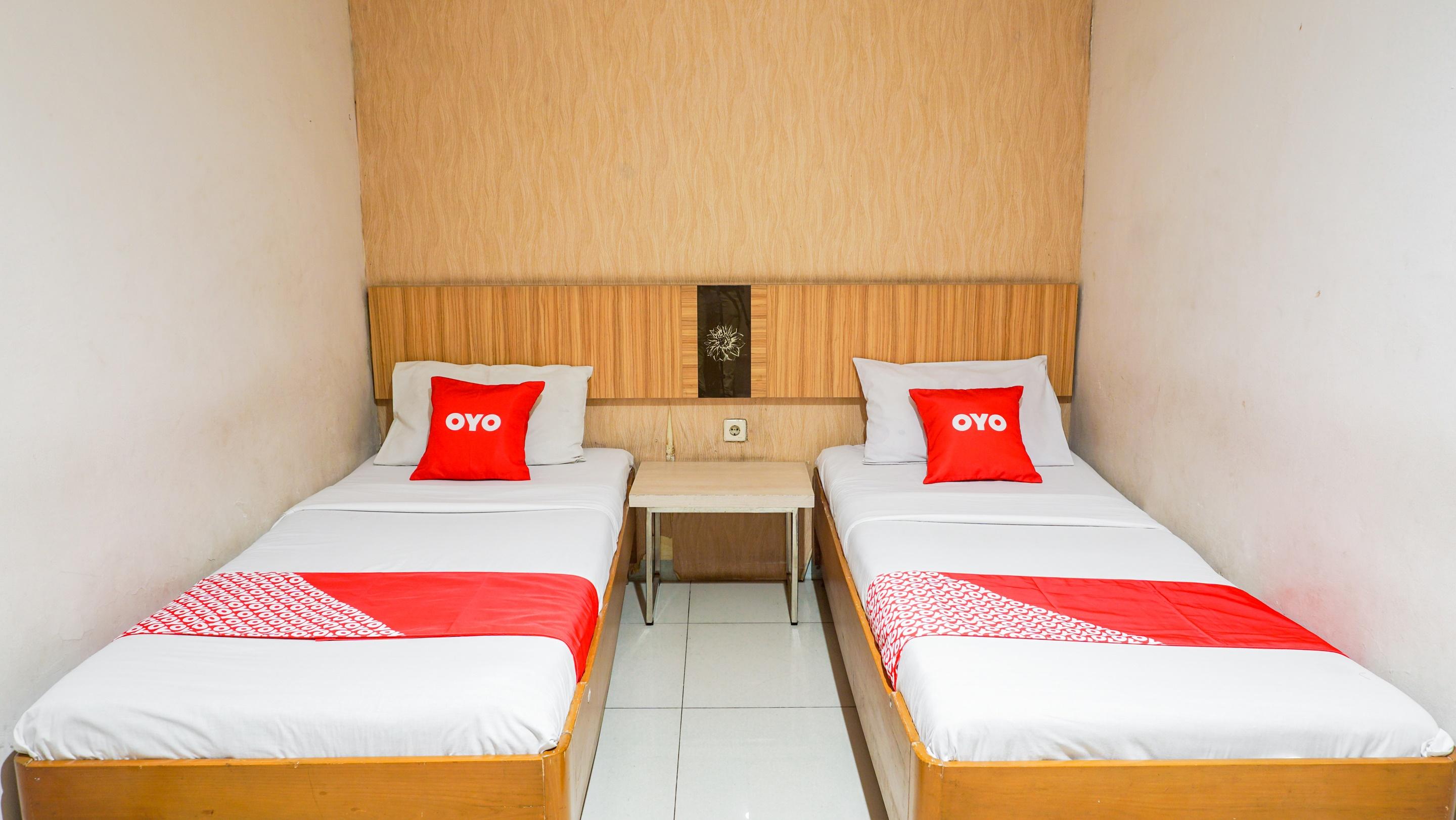 Oyo 2085 Chrysanta Hotel Бандунг Екстер'єр фото