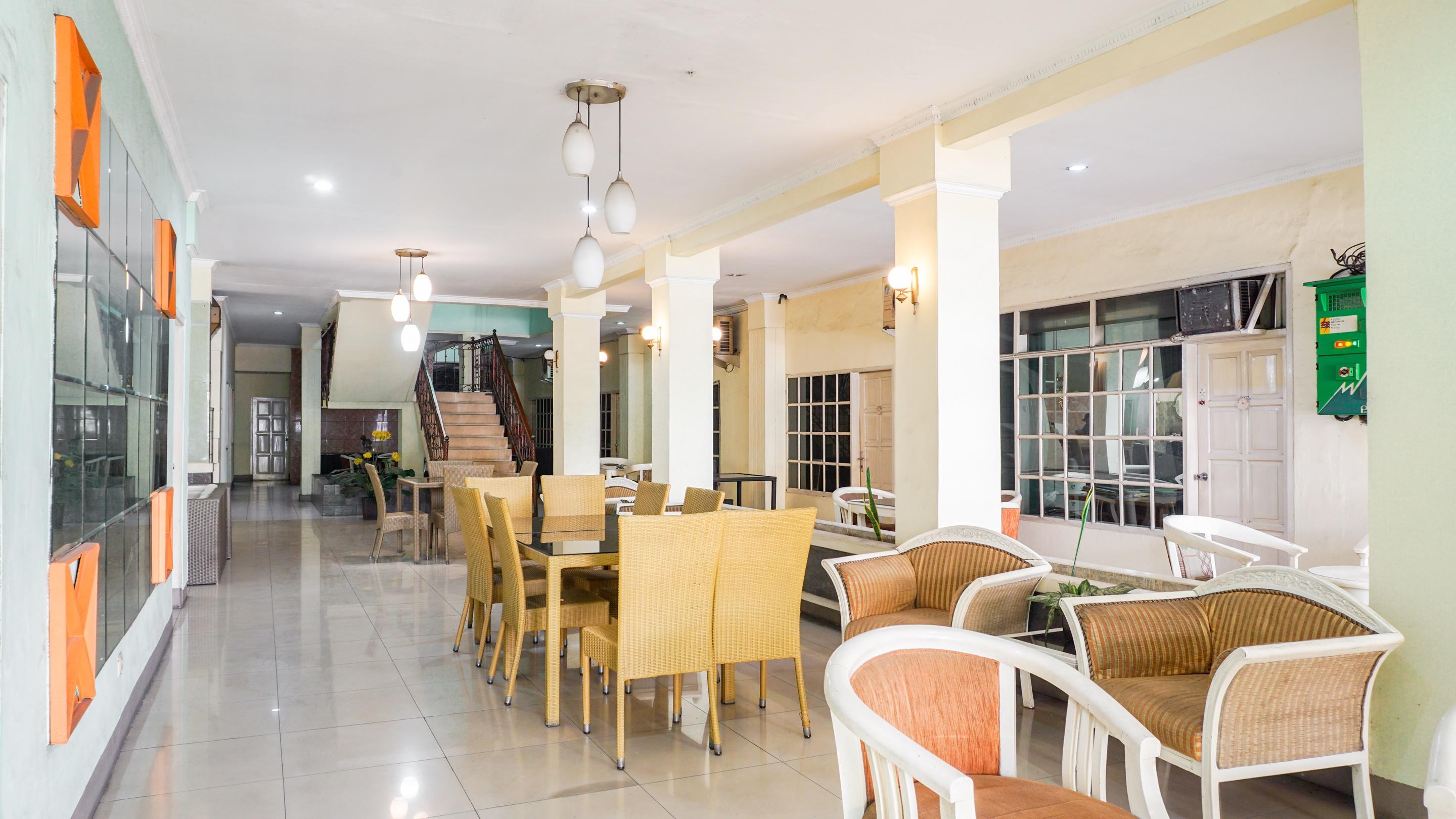 Oyo 2085 Chrysanta Hotel Бандунг Екстер'єр фото