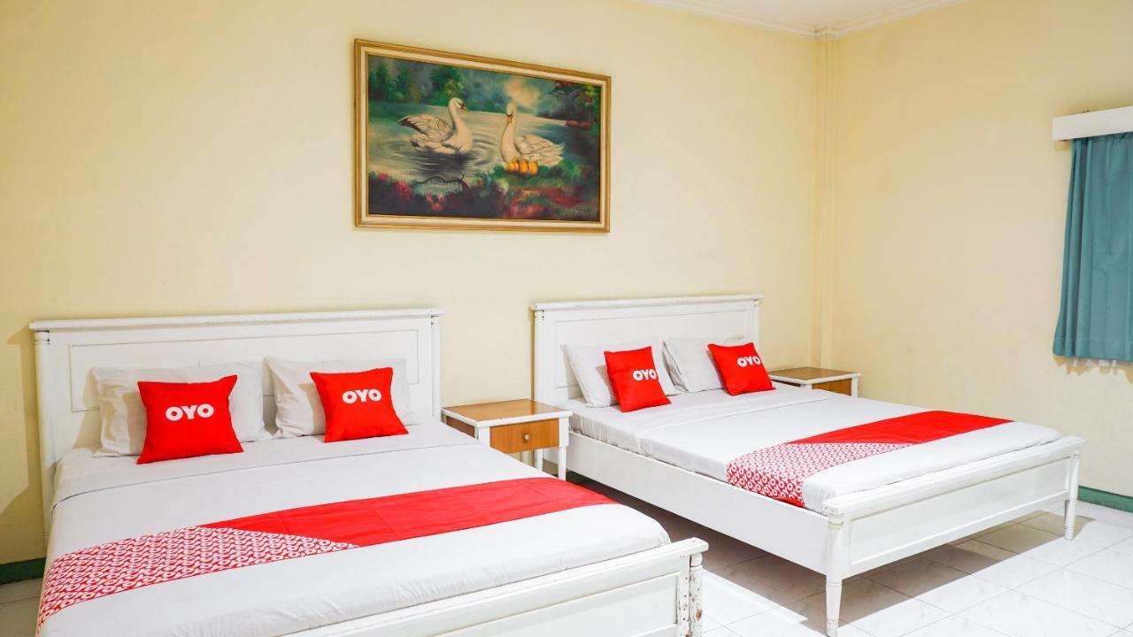 Oyo 2085 Chrysanta Hotel Бандунг Екстер'єр фото