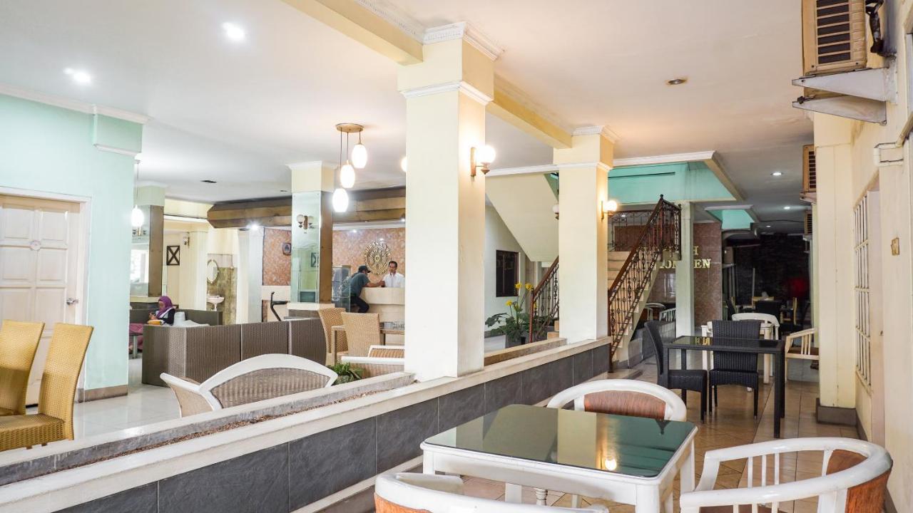 Oyo 2085 Chrysanta Hotel Бандунг Екстер'єр фото