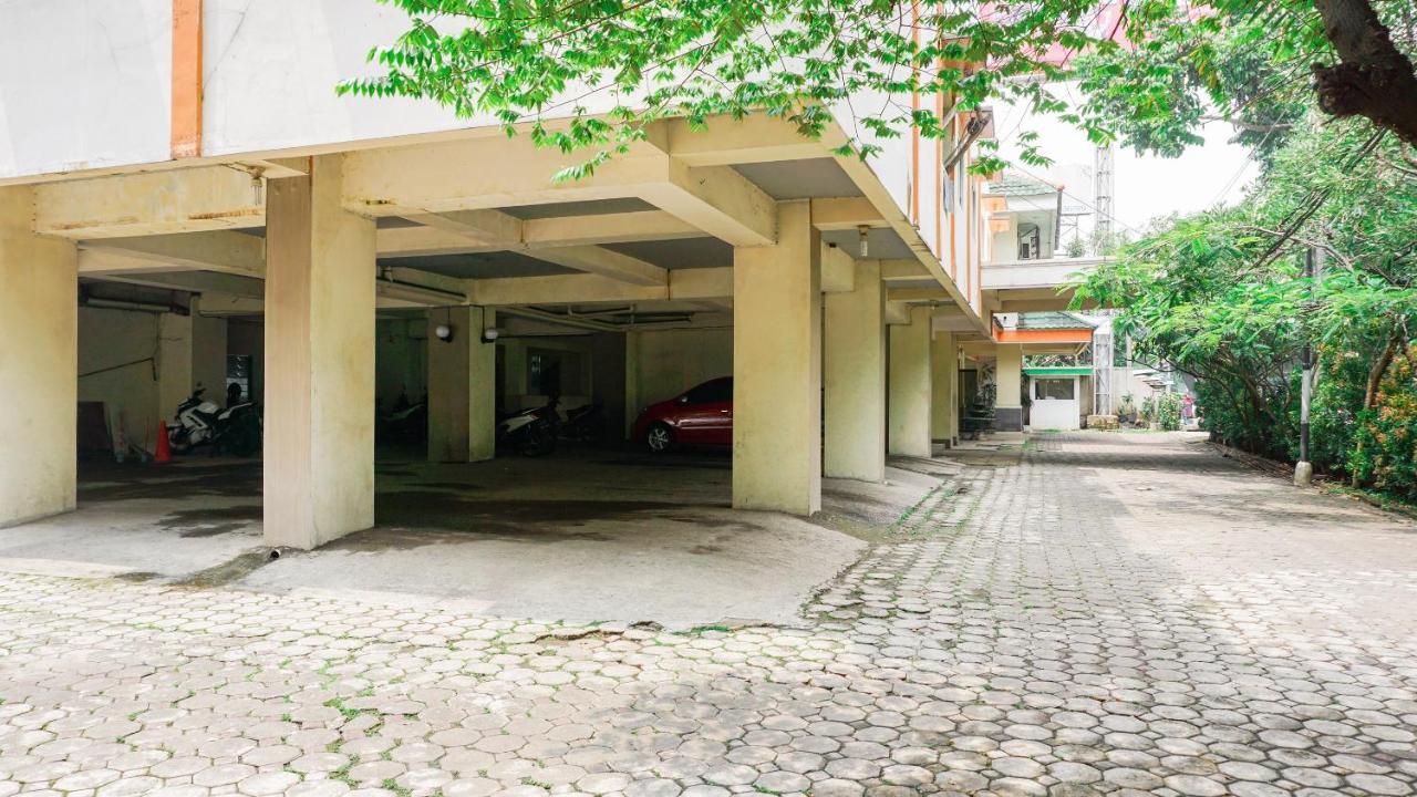 Oyo 2085 Chrysanta Hotel Бандунг Екстер'єр фото