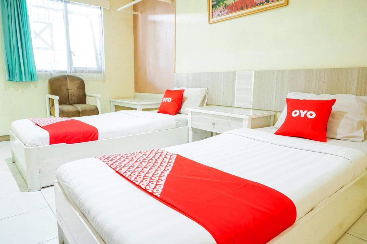 Oyo 2085 Chrysanta Hotel Бандунг Екстер'єр фото